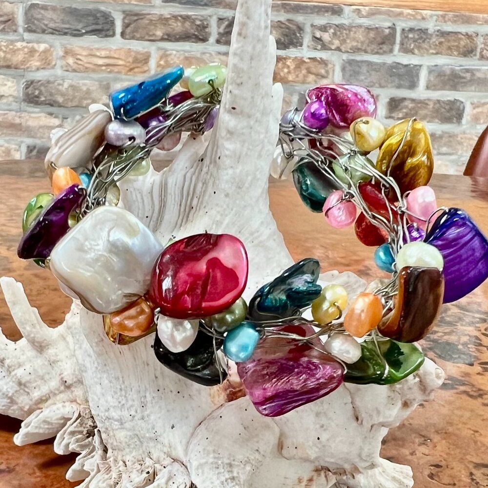 SALE! Multi-color Beaded Bracelet w/Magnetic Clasp - Picture 1 of 8
